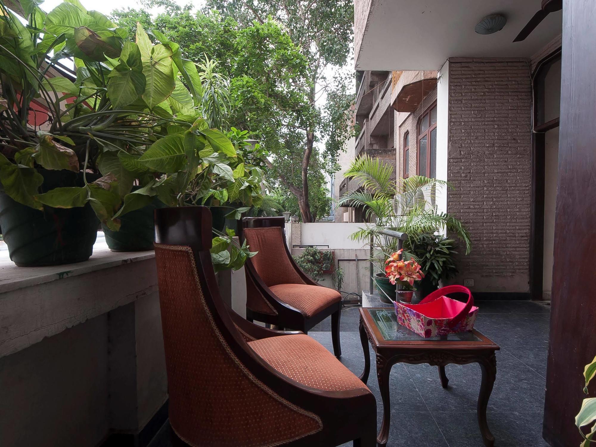 Hermitage By The Cosy Hotels Near Lotus Temple Нью-Дели Экстерьер фото